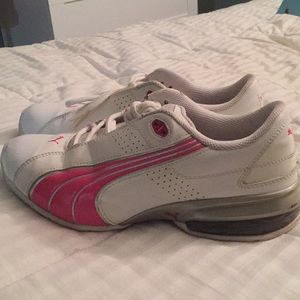 puma women’s sneakers